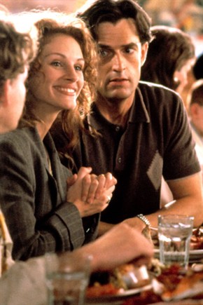 Julianne (Julia Roberts) e l'amico gay <br>(Rupert Everett)
