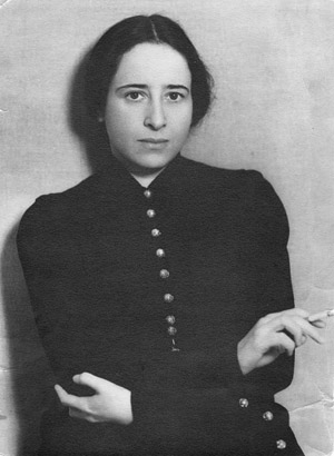 Hannah Arendt, ritratto fotografico da giovane