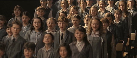 I bambini di Ailsham nella riduzione cinematografica.