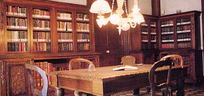 Biblioteca di Verga nella casa-museo